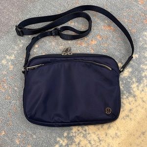 Lululemon City Adventurer Crossbody Bag 2.5L True Navy